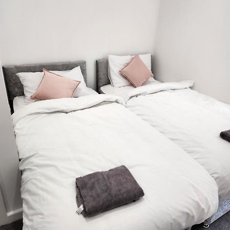 Comfy Diamond Ensuite Room Maidstone With Free Parking And Speedy Wifi Exterior foto